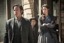 Con la mujer de su hermano