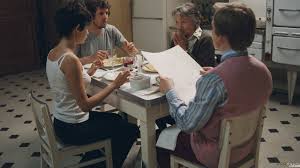 Manu Zapata_El cine (de estreno) fácil de leer_vivazapata.net_LOS CUATRO A LA MESA