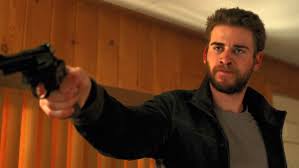 Manu Zapata_El cine (de estreno) fácil de leer_vivazapata.net_Cut Bank Chris Hemsworth con pistola