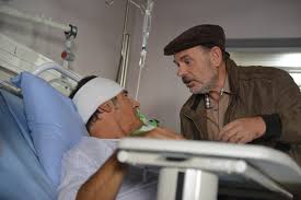 Manu Zapata_El cine (de estreno) fácil de leer_vivazapata.net_Unos días para recordar Gerard Lanvin con su hermano