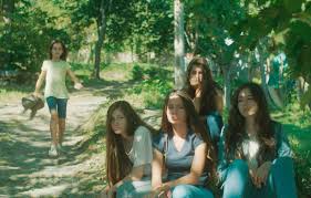 Manu Zapata_El cine (de estreno) fácil de leer_vivazapata.net_MUSTANG_la cuatro mayoresy llega la pequeña