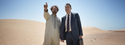 Manu Zapata_El cine (de estreno) fácil de leer_vivazapata.net_ESPERANDO AL REY_Tom Hanks y su amigo saudí