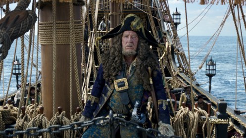 Manu Zapata_El cine (de estreno) fácil de leer_vivazapata.net_PIRATAS DEL CARIBE-LA VENGANZA DE SALAZAR_Geoffrey Rush