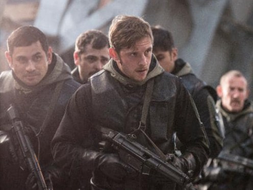 Manu Zapata_El cine (de estreno) fácil de leer_vivazapata.net_6 DÍAS_Jamie Bell