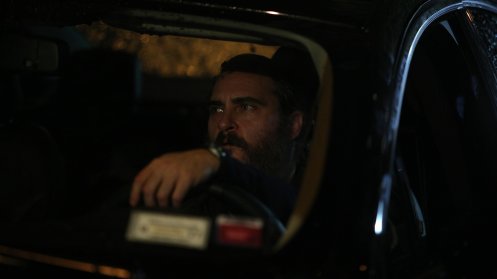 Manu Zapata_El cine (de estreno) fácil de leer_vivazapata.net_EN REALIDAD NUNCA ESTUVISTE AQUÍ_Joaquin Phoenix coche