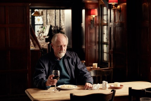 Manu Zapata_El cine (de estreno) fácil de leer_vivazapata.net_EL SENTIDO DE UN FINAL_Jim Broabdent