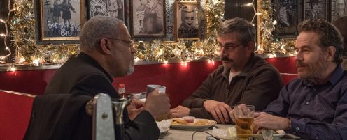 Manu Zapata_El cine (de estreno) fácil de leer_vivazapata.net_LA ÚLTIMA BANDERA_Laurence Fischburne, Steve Carell y Bryan Cranston en un bar