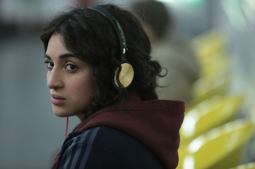 Manu Zapata_El cine (de estreno) fácil de leer_vivazapata.net_UNA RAZÓN BRILLANTE_Camélia Jordana cascos