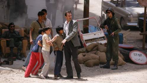 Manu Zapata_El cine (de estreno) fácil de leer_vivazapata.net_EL REHÉN_John Hamm niños guerra