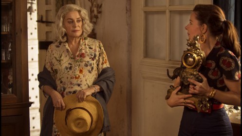 Manu Zapata_El cine (de estreno) fácil de leer_vivazapata.net_LA ÚLTIMA LOCURA DE CLAIRE DARLING_Catherine Deneuve y el reloj de elefante