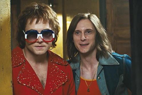 Manu Zapata_El cine (de estreno) fácil de leer_vivazapata.net_ROCKETMAN_Taron Egerton y Jamie Bell PP