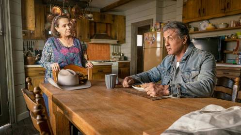 Adriana Barraza y Sylvester Stallone_Manu Zapata_El cine (de estreno) fácil de leer_vivazapata.net_RAMBO LAST BLOOD