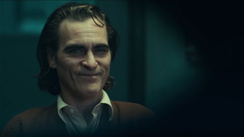 Joaquín Phoenix como Arthur Fleck_Manu Zapata_El cine (de estreno) fácil de leer_vivazapata.net_JOKER