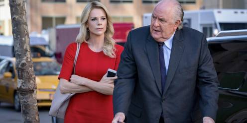 Charlize Theron y John Lithgow_Manu Zapata_El cine (de estreno) fácil de leer_vivazapata.net_EL ESCÁNDALO